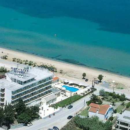 Отель Santa Beach